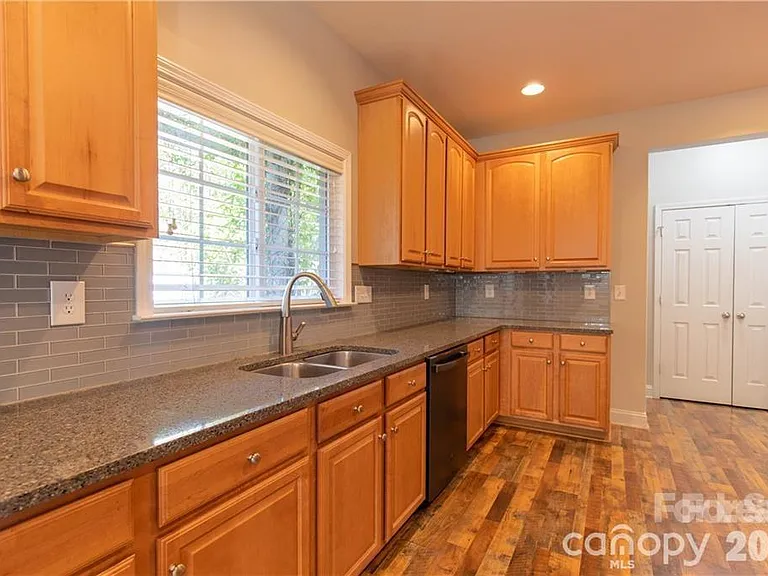 123 Colville Rd — Photo 8