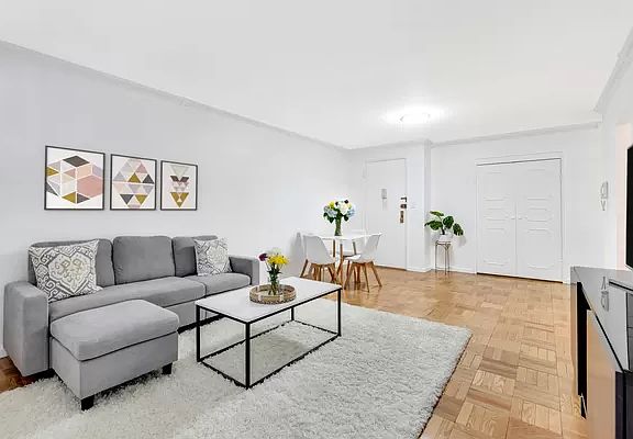 4th image of 139 E 33rd St APT 2B