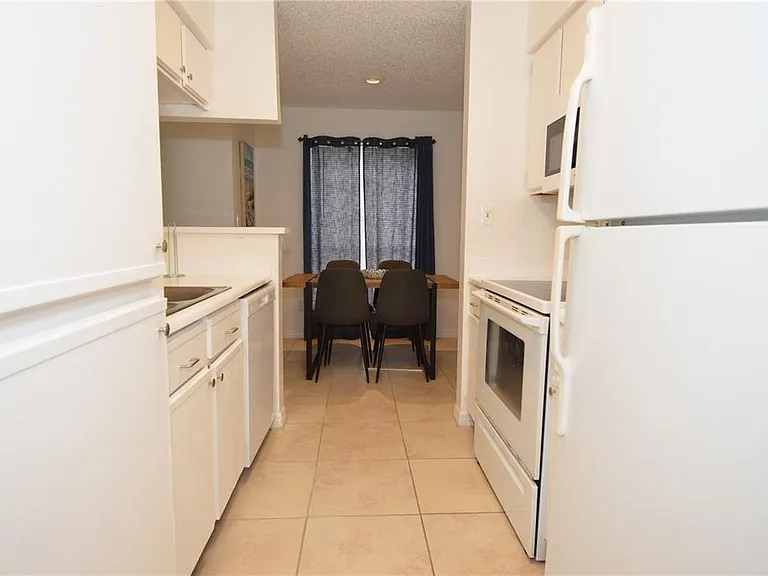 8625 Mallard Reserve Dr #101 — Photo 9