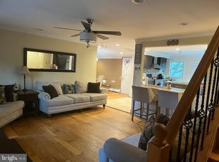 27 Viking Ln, Levittown, PA 19054