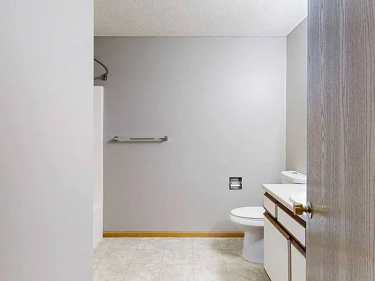 Northbrook Apartments — Photo 140