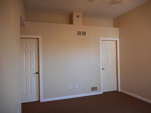 4th image of 11304 Aberdeen Cir NE Unit F