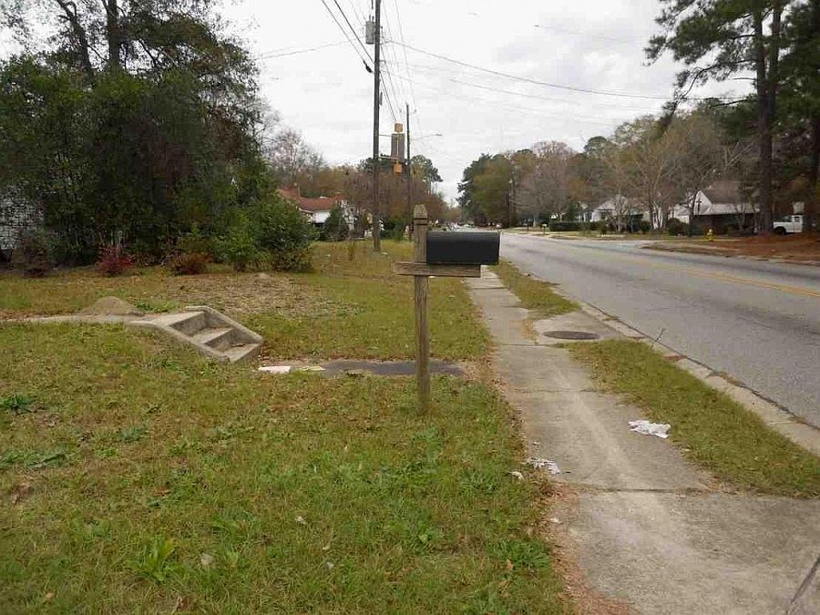 2nd image of 1227 Burton Ave