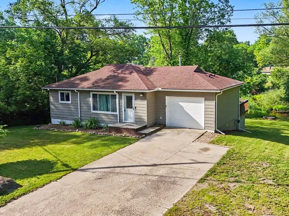 611 Bunny Run Blvd, Lake Orion, MI 48362