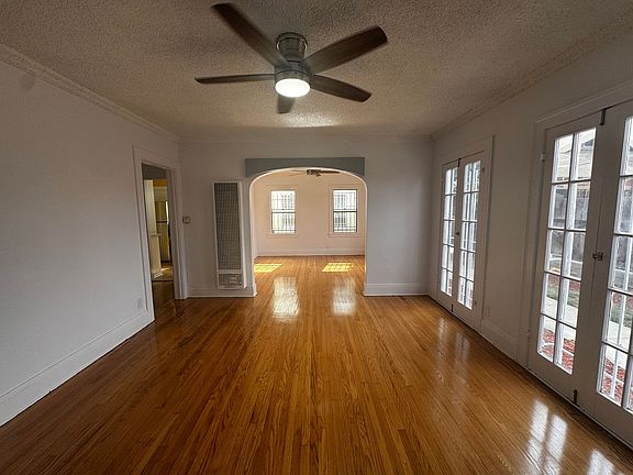 3rd image of 1551 W 51st St #1/2