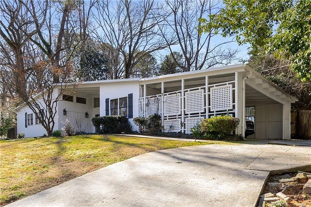 4 bed, 2.0 bath, 1872 sqft, $4,950 — Photo 2