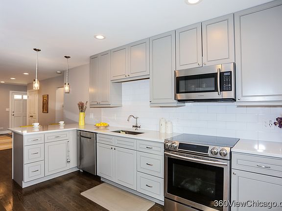 3rd image of 1461 Plymouth Pl
