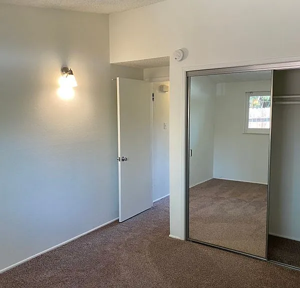 1825 W Maple Ave — Photo 15