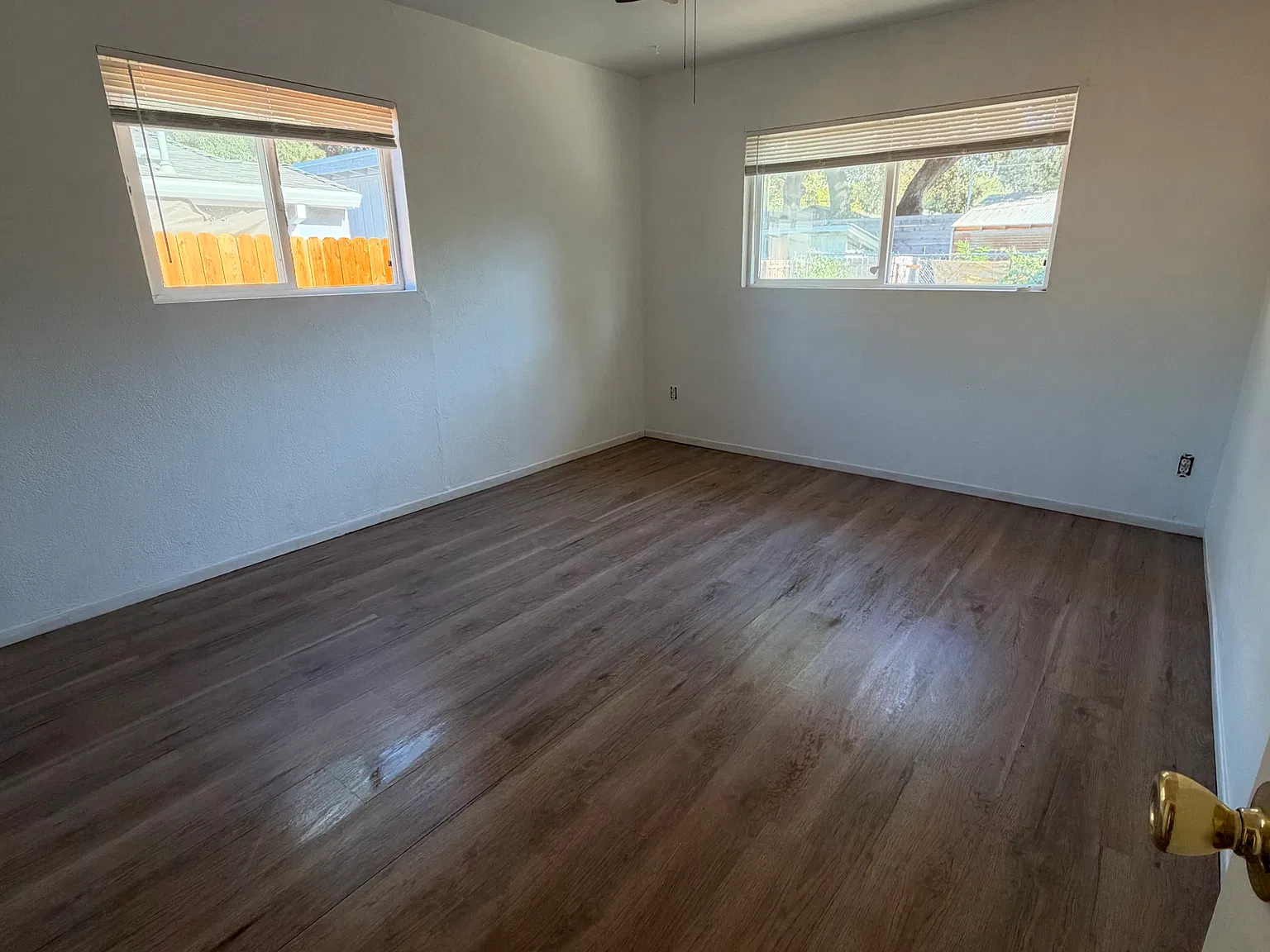 4 bed, 1276 sqft, $1,000 — Photo 1
