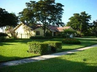 21370 Sweetwater Ln, Fort Lauderdale, FL 33428