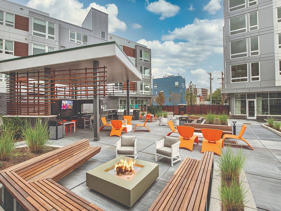Dwell 2nd Street Courtyard Pavilion