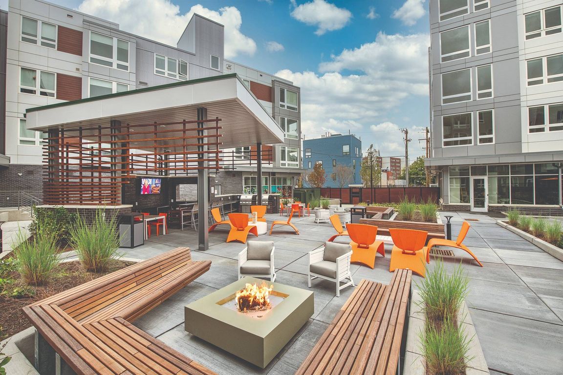Dwell 2nd Street Courtyard Pavilion