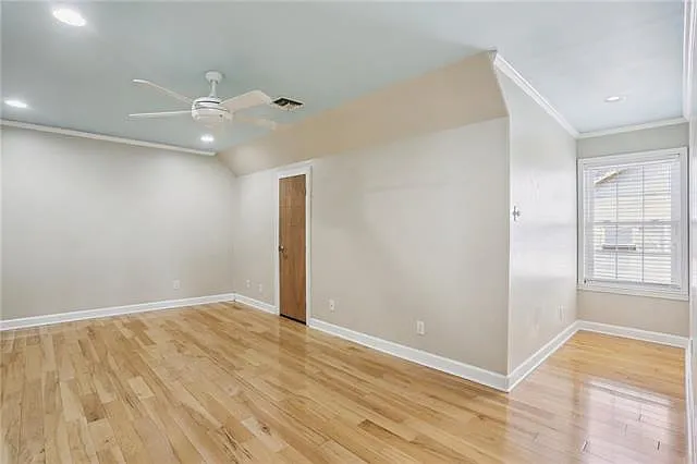 661 E William David Pkwy — Photo 23