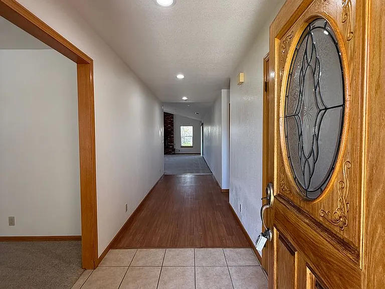 1470 Mercer Ct — Photo 4