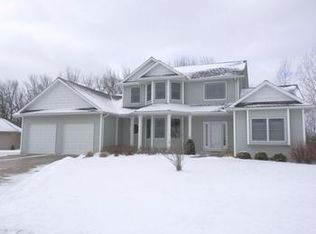 2428 Stonewood Ct, Bay City, MI