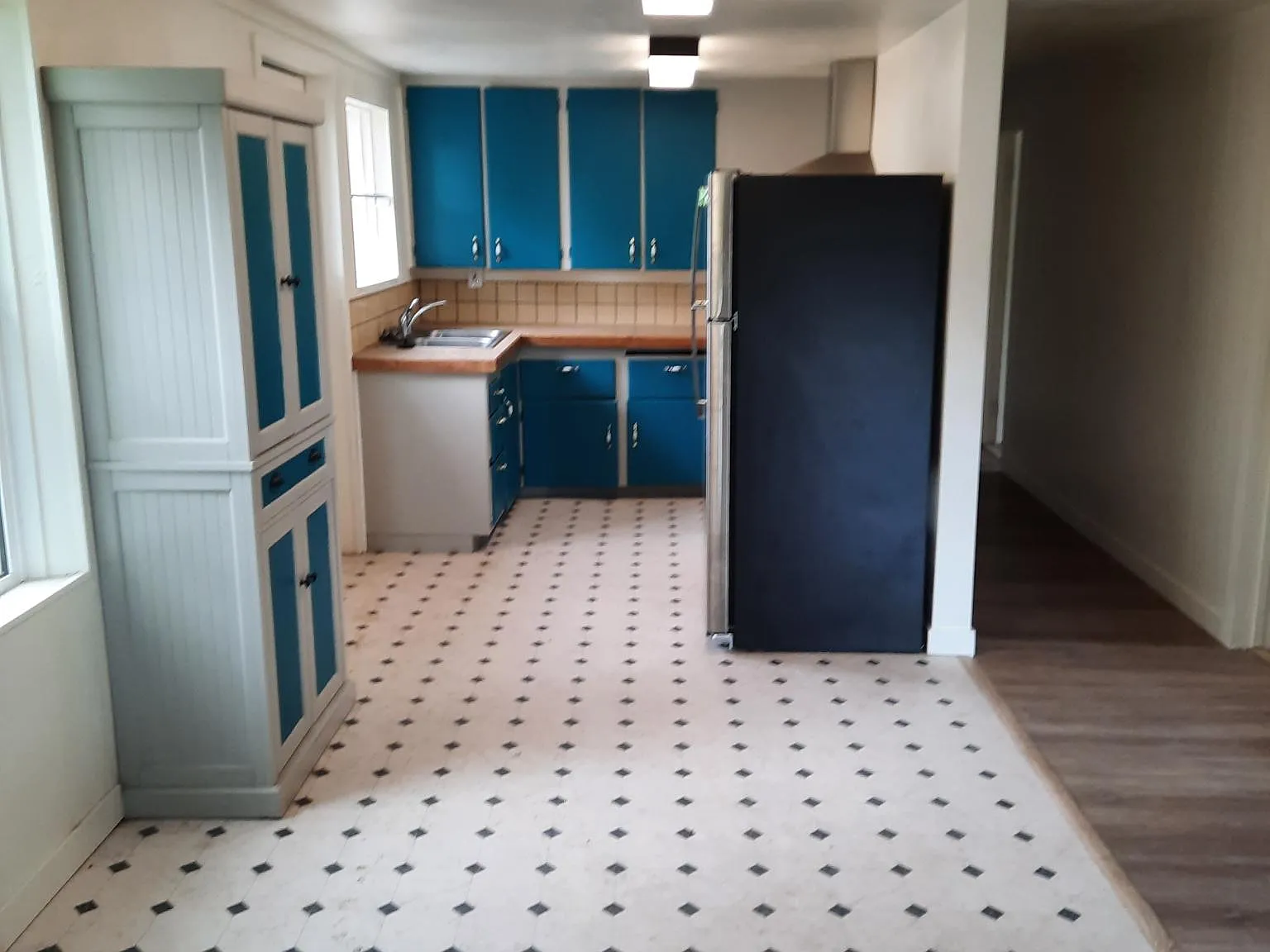4 bed, 1.5 bath, 1462 sqft, $2,100 — Photo 4