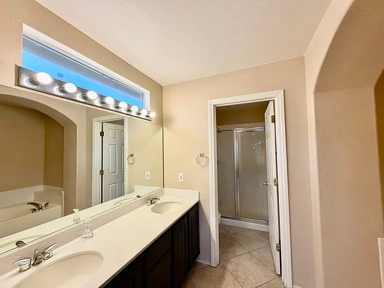 6068 Laughing Creek St — Photo 22