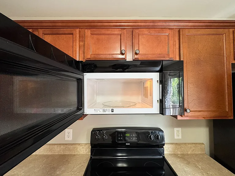 1810 Broadway St #108 — Photo 6
