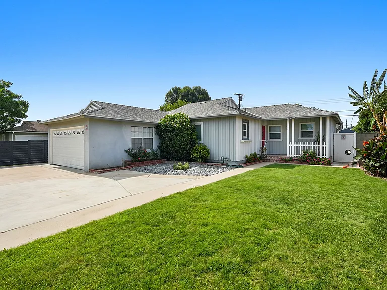 20450 Bassett St — Photo 3