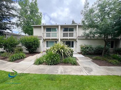 1223 Crescent Ter Photo 1