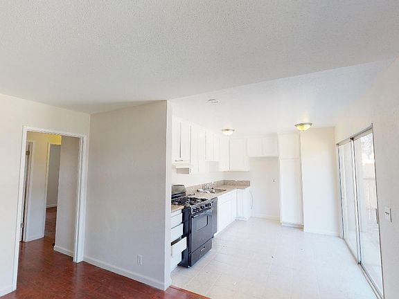 3rd image of 31027 Camino Del Este