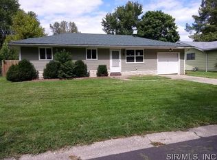 8705 Parkdale Dr, Caseyville, IL 62232