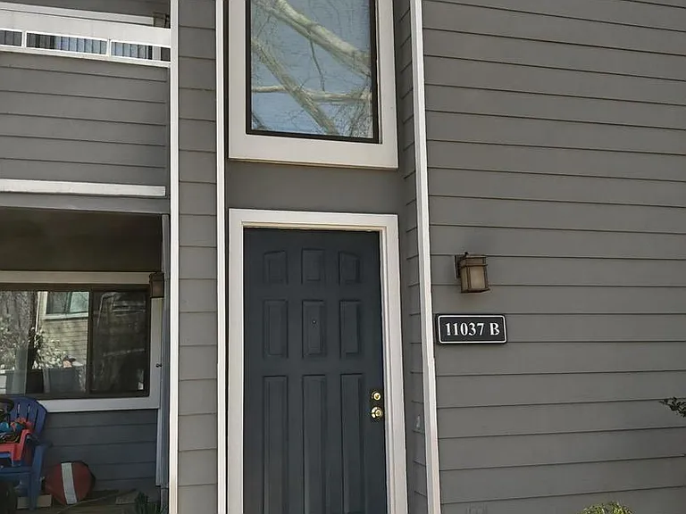 11037 Villaridge Ct #B — Photo 2