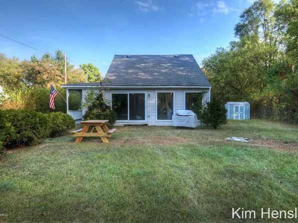 280 S 5th St, Cedar Springs, MI 49319