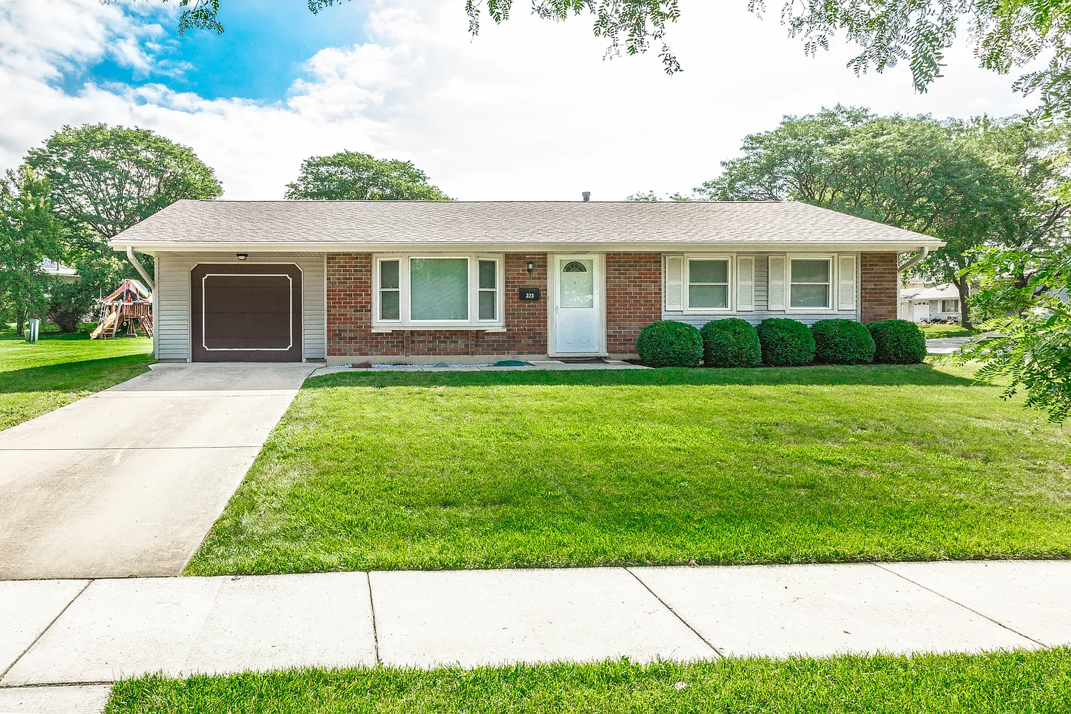 323 Marie Ln photo 1