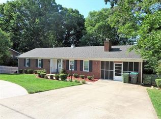 842 Spring Valley Dr, Fredericksburg, VA 22405