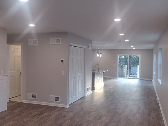 4th image of 511 Orchard Ave