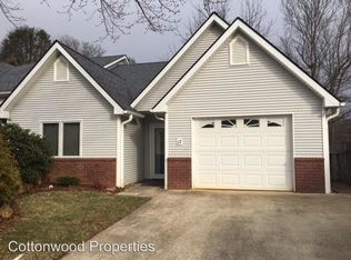 17 Village Pkwy, Black Mountain, NC 28711