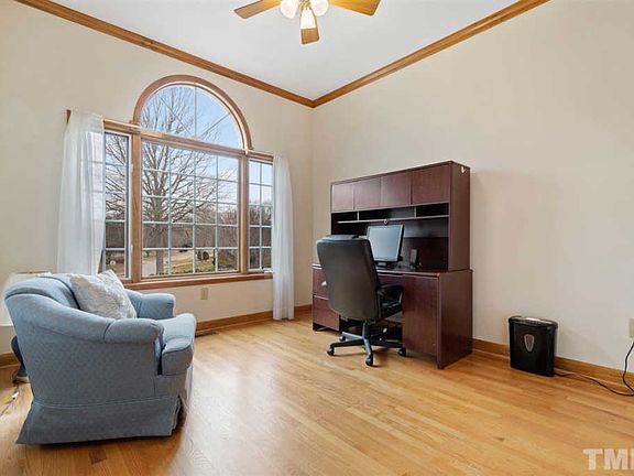 5th image of 2393 Millbrook Dr