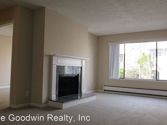 3rd image of 1324 Willard St APT 105