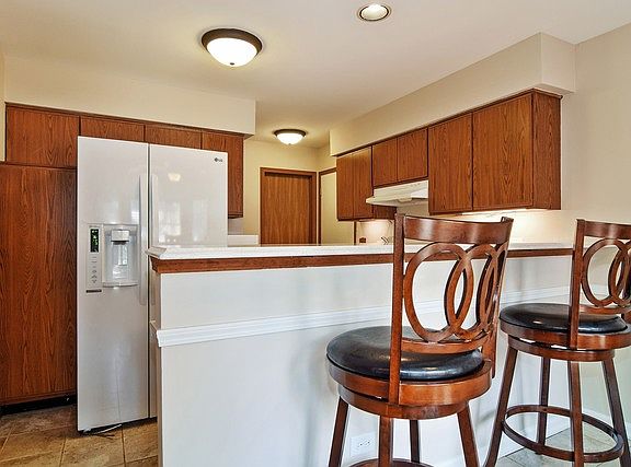 5th image of 860 N Shady Oaks Dr