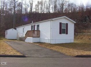 5 Unity Ln, Milford, CT 06460