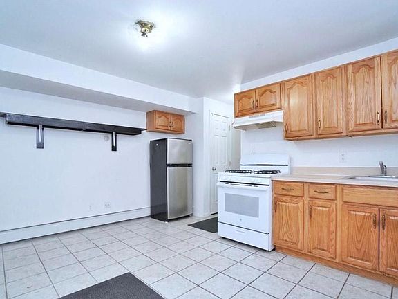 3rd image of 375 Seaview Ave #1F
