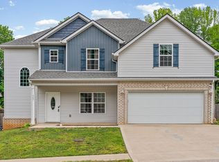 367 Barry Dr, Clarksville, TN 37040