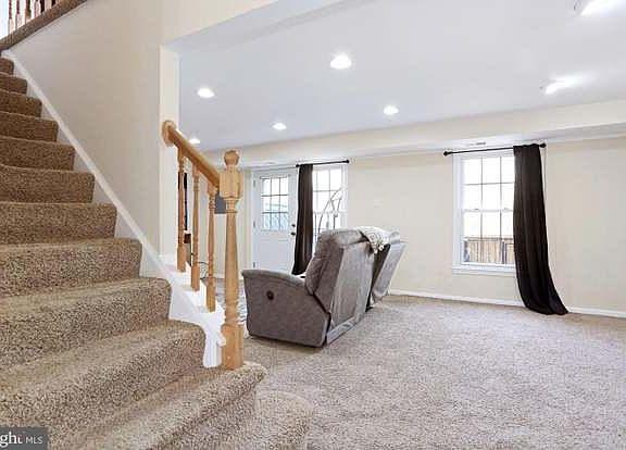 4th image of 7913 Central Park Cir
