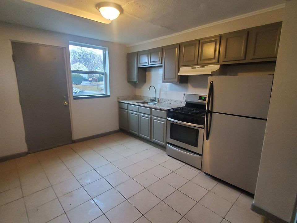 1st image of 88 Ledgecrest Ave