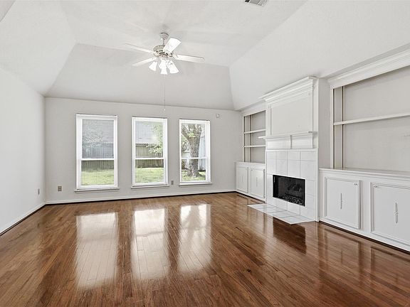 5th image of 10707 Crestfield Ct