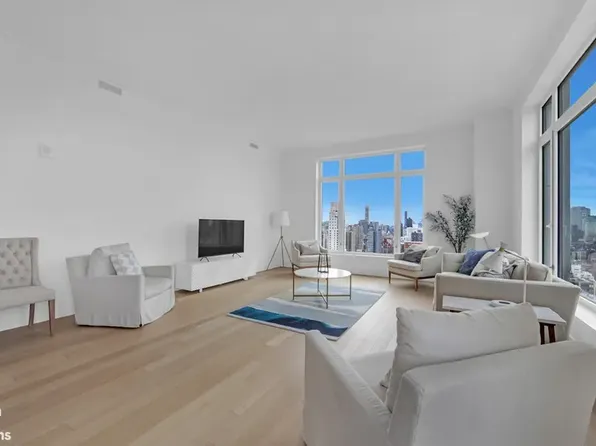 200 East 83rd Street image 3 of 18