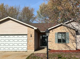 521 Blue Bonnet Ln, Woodstock, IL 60098