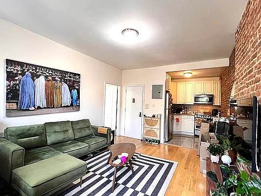 2nd image of 70 W 106th St APT 3A