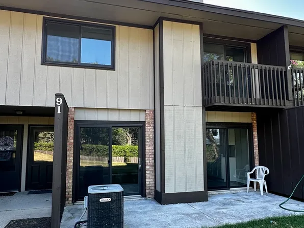 91 Mineola Rd, Fox Lake, IL 60020