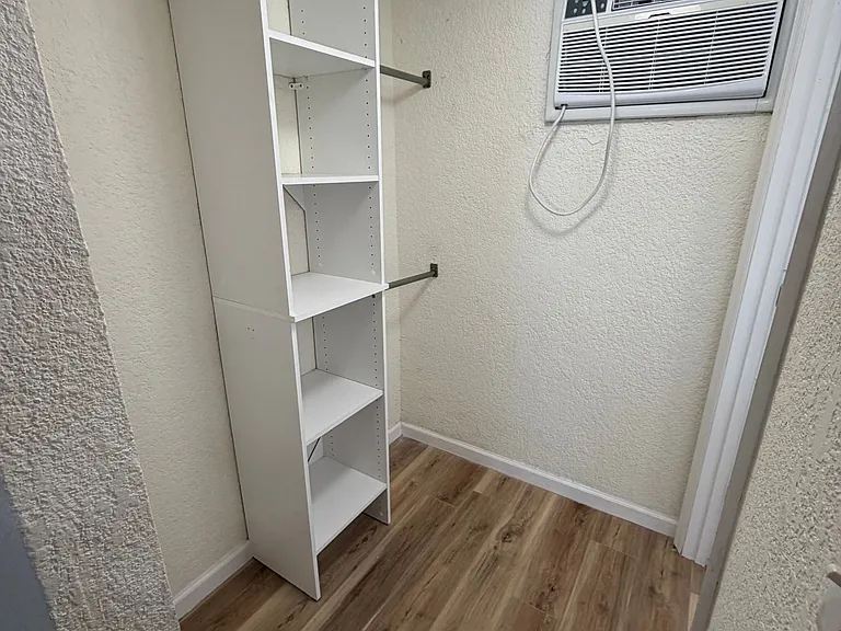 Driftwood Apartments 1280 Whitfield Ave Sarasota, FL 34243 — Photo 7