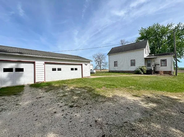 2992 220th St, Sumner, IA 50674