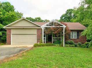 6710 Dellwood Dr, Kannapolis, NC 28081