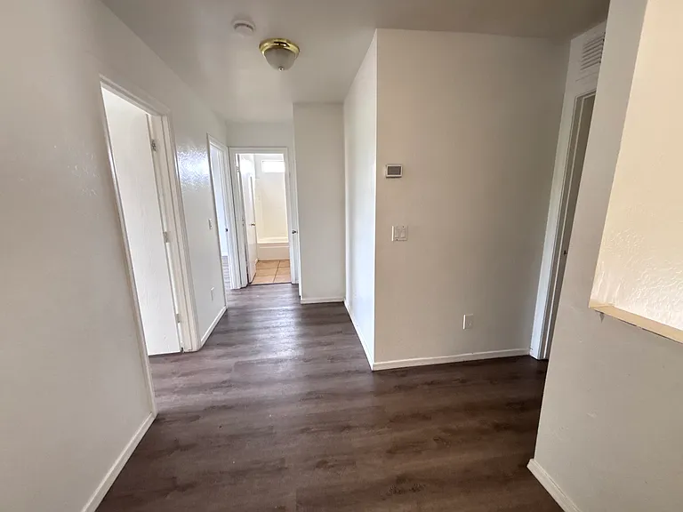 3134 W Huntington Dr — Photo 6