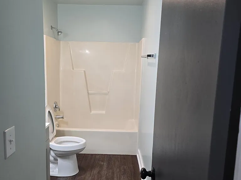 631 Hilltop Dr #631 — Photo 4